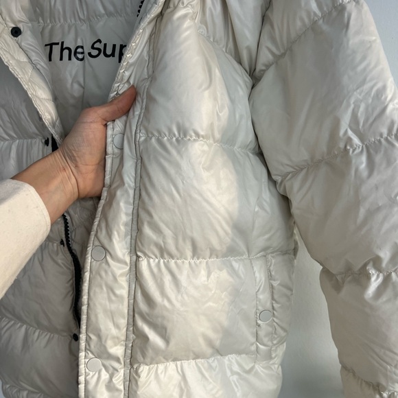 Aritzia TNA Super Puff in Hi-Gloss Birch - Picture 4 of 8